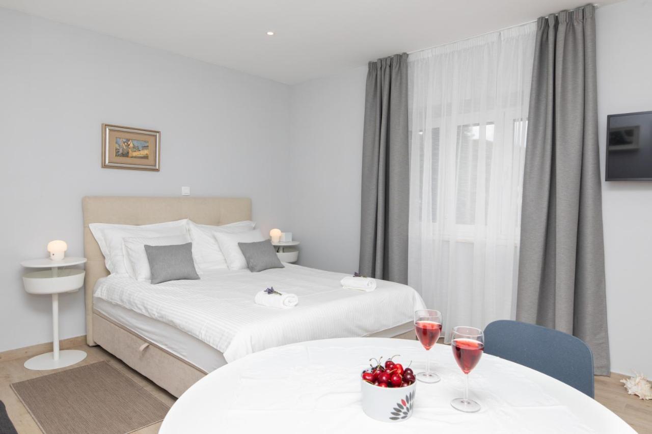 Apartman Ruzica Pucisca Exterior foto